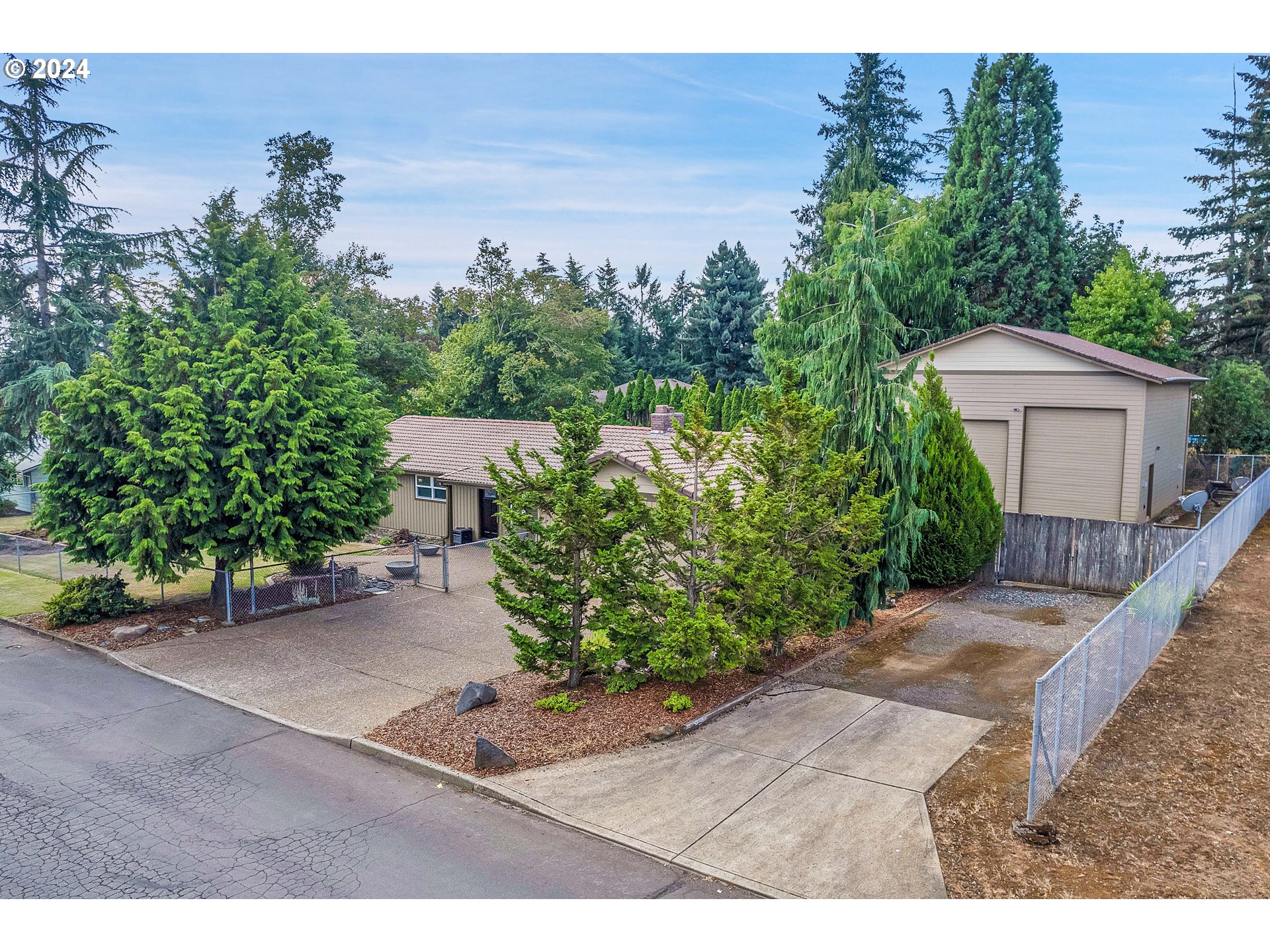 11200 South Forest Ridge Road Oregon City, OR 97045 - Photo 3 of 45 Gallery Image 3