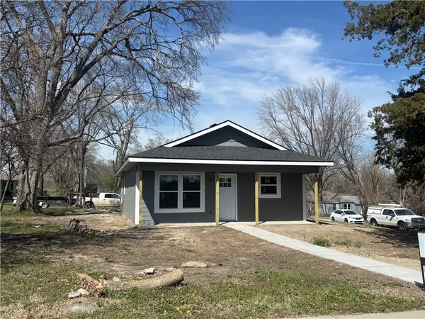 $249,900 | 312 East 5th Street, Edgerton, KS 66021