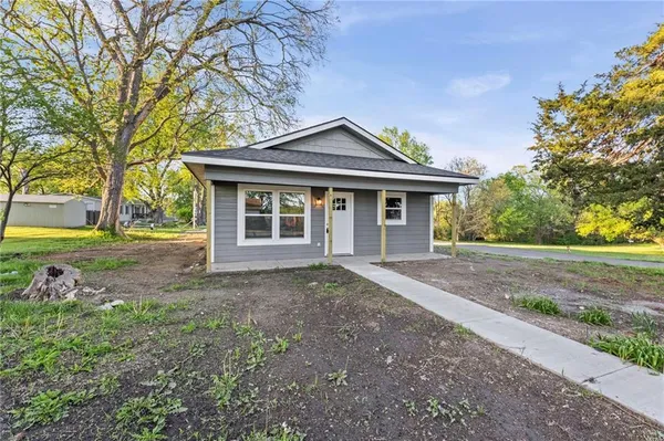 $249,900 | 312 East 5th Street, Edgerton, KS 66021
