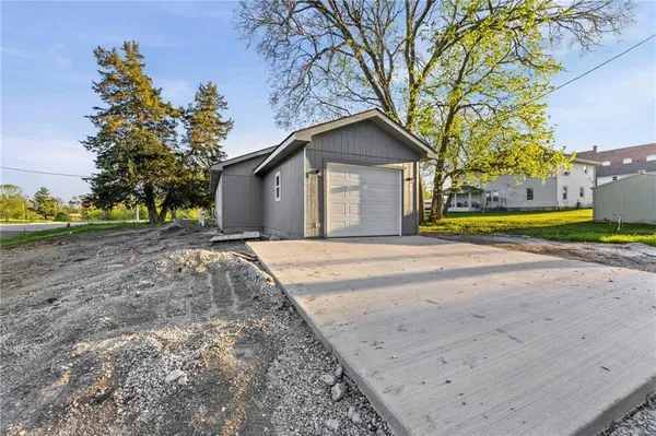 $249,900 | 312 East 5th Street, Edgerton, KS 66021