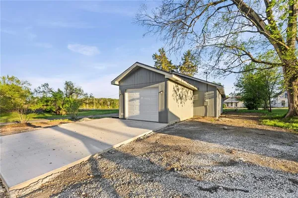 $249,900 | 312 East 5th Street, Edgerton, KS 66021