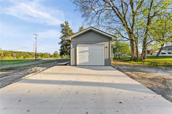 $249,900 | 312 East 5th Street, Edgerton, KS 66021