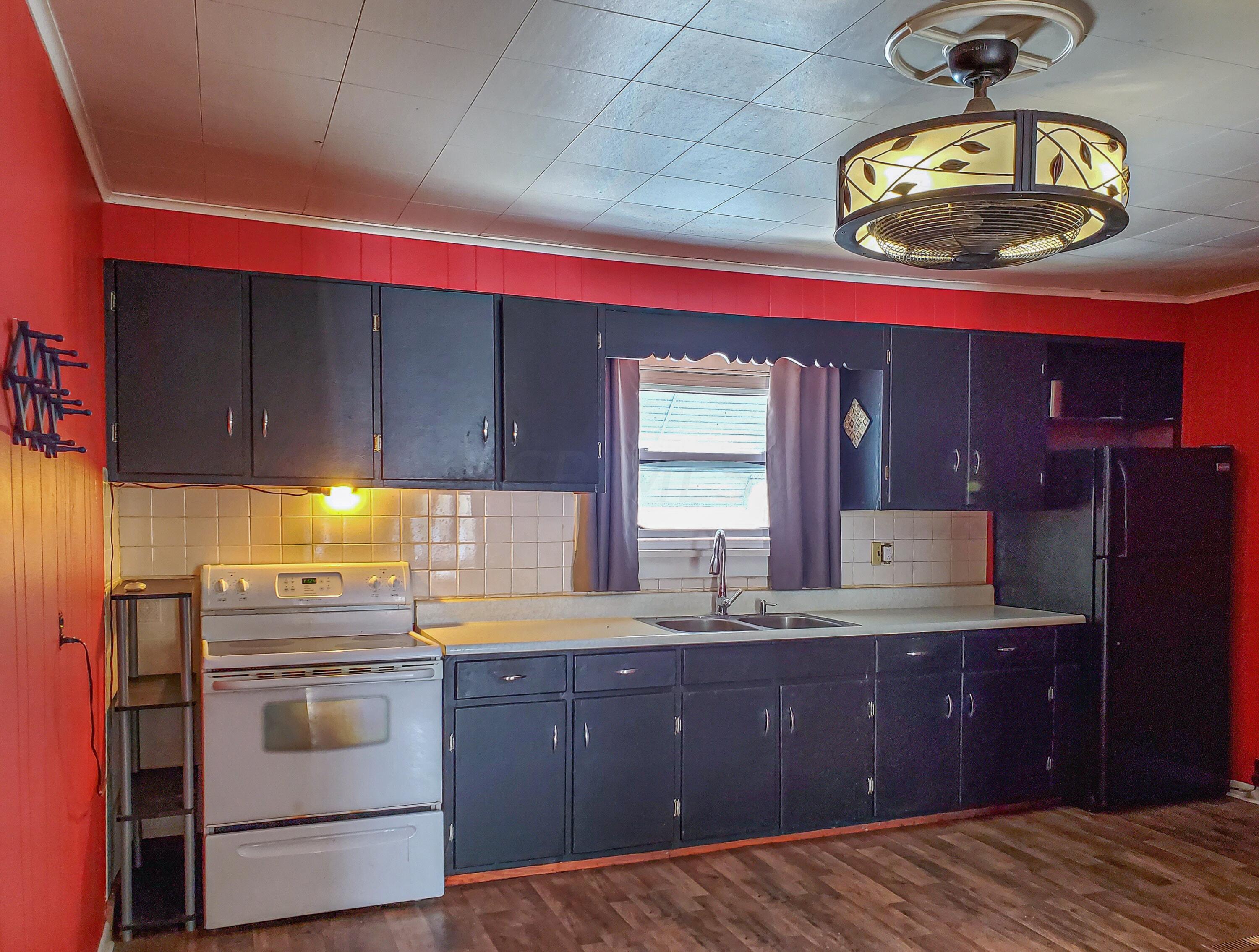 32 Chillicothe Road Gallipolis, OH 45631 - Photo 5 of 16 Kitchen