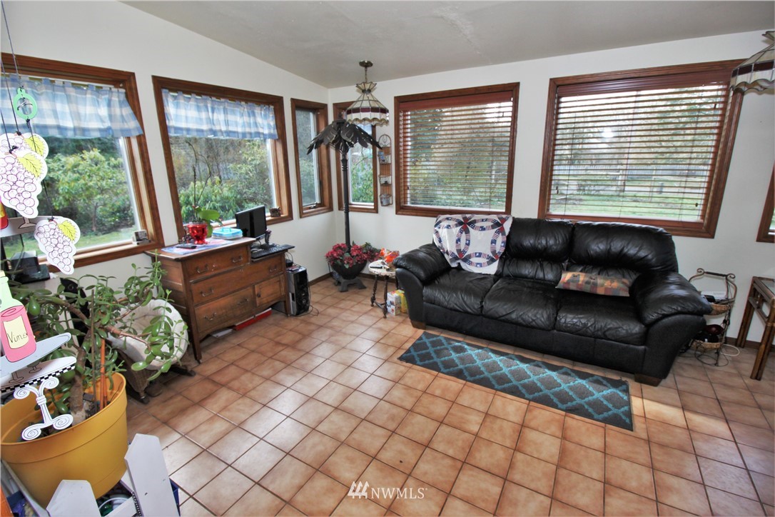 53 Elma Gate Road East Oakville, WA 98568 - Photo 9 of 25 Gallery Image 9