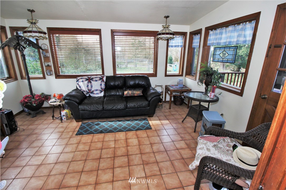 53 Elma Gate Road East Oakville, WA 98568 - Photo 10 of 25 Gallery Image 10
