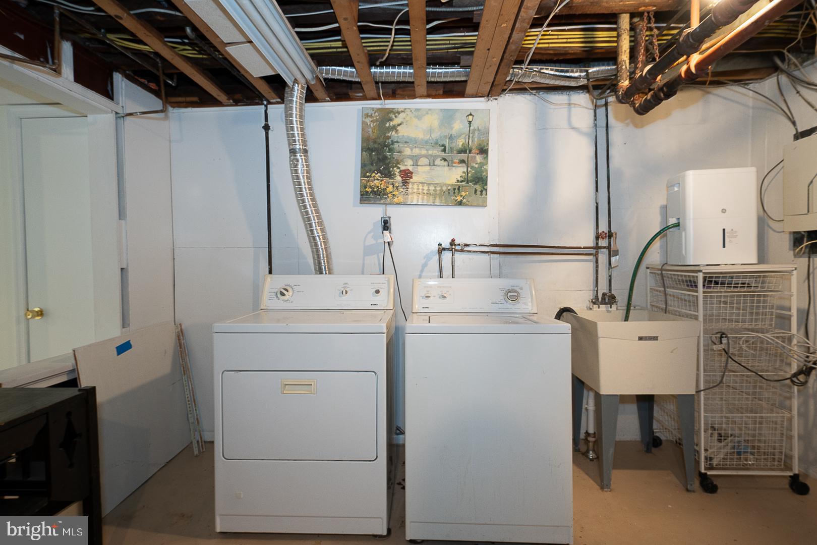 321 Earlington Road Havertown, PA 19083 - Photo 34 of 40 Laundry