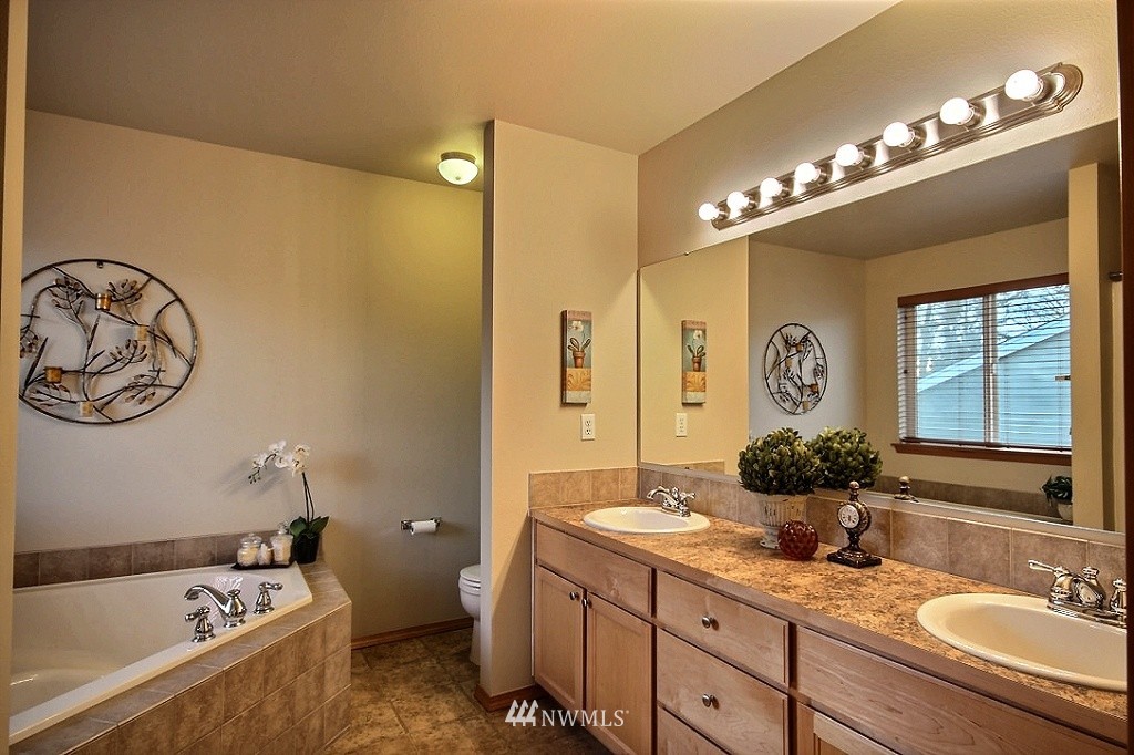353 Yakima Place Southeast Renton, WA 98059 - Photo 16 of 25