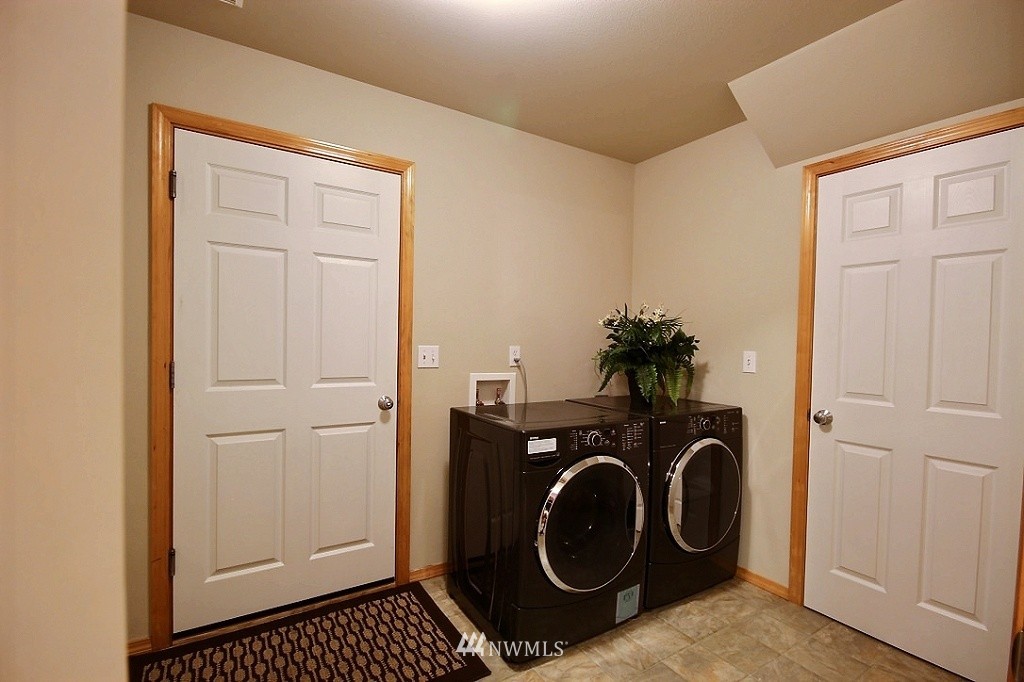 353 Yakima Place Southeast Renton, WA 98059 - Photo 21 of 25