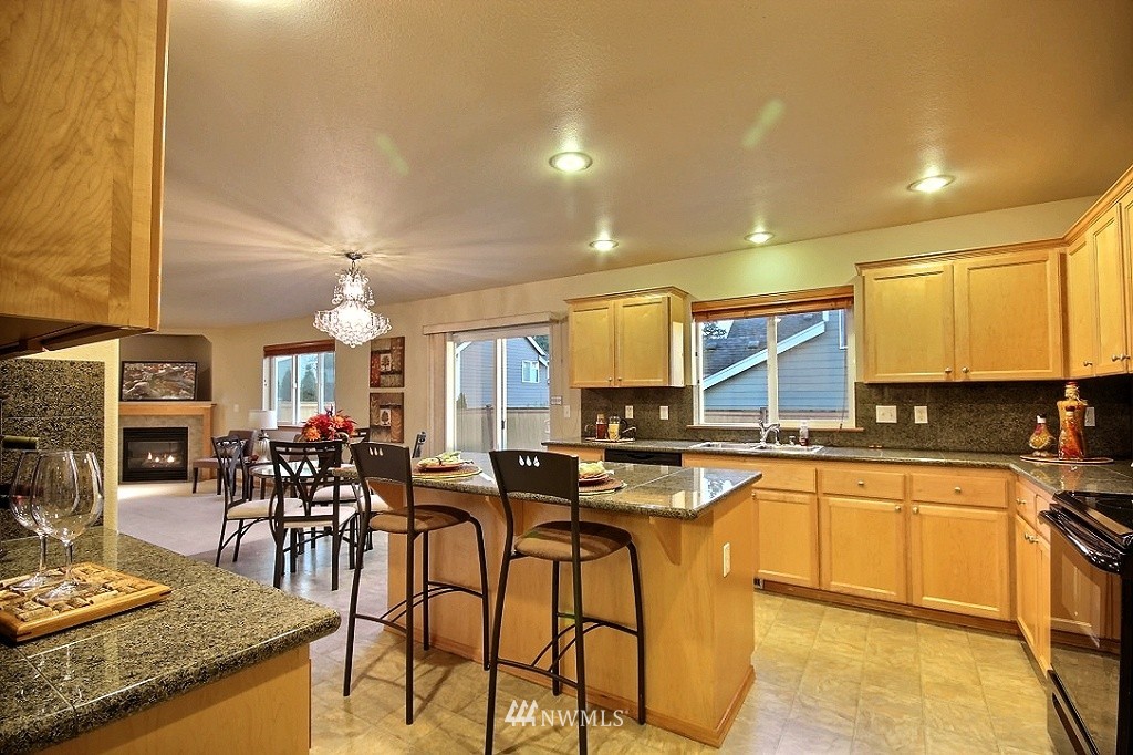 353 Yakima Place Southeast Renton, WA 98059 - Photo 5 of 25