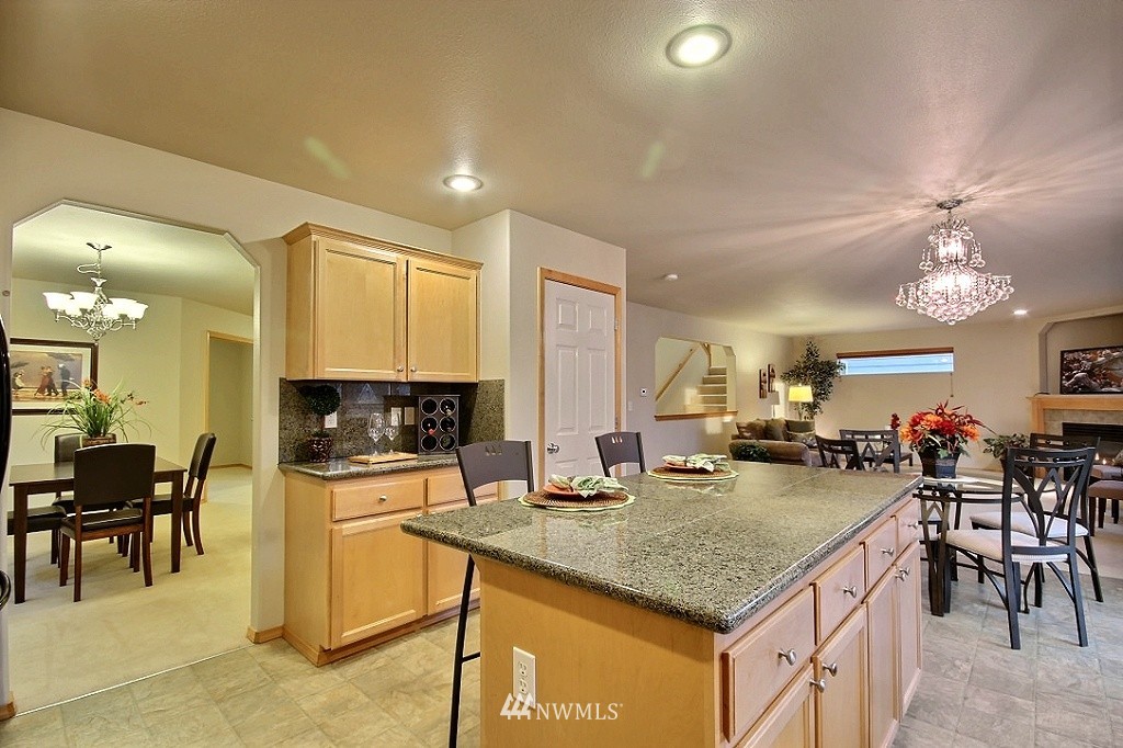 353 Yakima Place Southeast Renton, WA 98059 - Photo 6 of 25