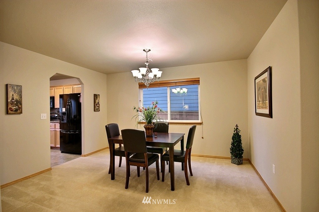 353 Yakima Place Southeast Renton, WA 98059 - Photo 10 of 25