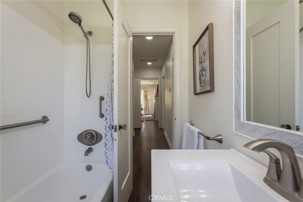 839 East Fairmount Road Burbank, CA 91501 - Photo 18 of 23 Gallery Image 18