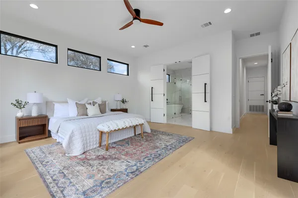 a view of entryway and hall