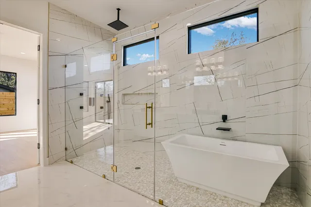 $2,058,000 | 1901 West St Johns Avenue, Austin, TX 78757