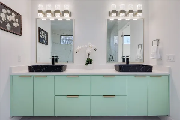 $1,948,000 | 1901 West St Johns Avenue, Austin, TX 78757