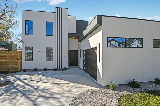 $2,058,000 | 1901 West St Johns Avenue, Austin, TX 78757