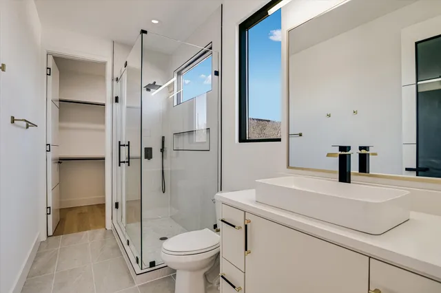 $2,058,000 | 1901 West St Johns Avenue, Austin, TX 78757