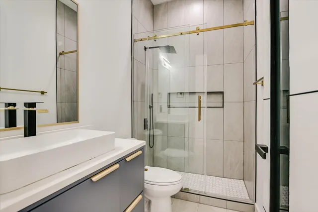 $2,058,000 | 1901 West St Johns Avenue, Austin, TX 78757