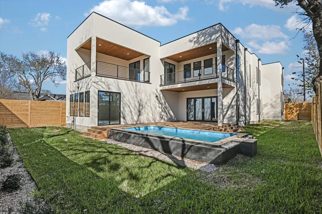 $2,058,000 | 1901 West St Johns Avenue, Austin, TX 78757