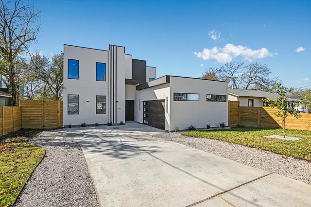 $2,058,000 | 1901 West St Johns Avenue, Austin, TX 78757