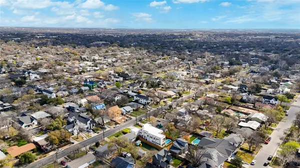 $1,949,000 | 1901 West St Johns Avenue, Austin, TX 78757