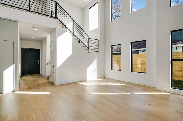 $2,058,000 | 1901 West St Johns Avenue, Austin, TX 78757