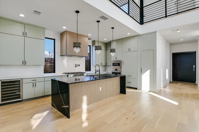 $2,058,000 | 1901 West St Johns Avenue, Austin, TX 78757