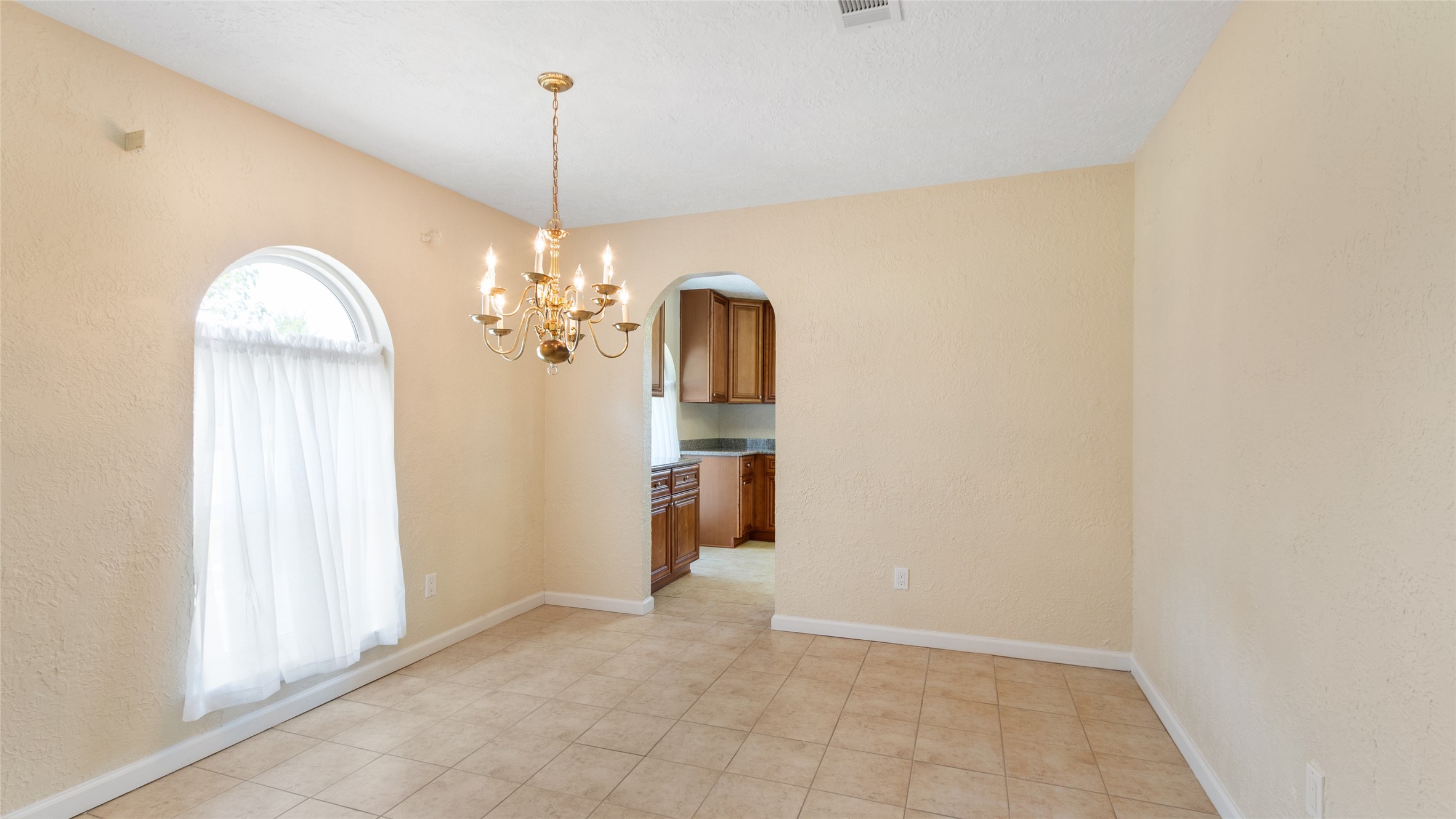 2915 Cemetery Road Santa Fe, TX 77517 - Photo 8 of 35 Dining room