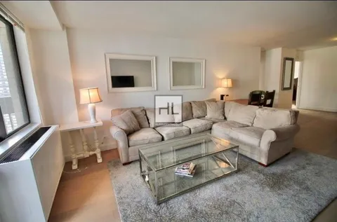 $6,125 | 300 Mercer Street, Unit 17F | Greenwich Village