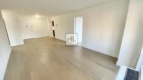 $6,125 | 300 Mercer Street, Unit 17F | Greenwich Village