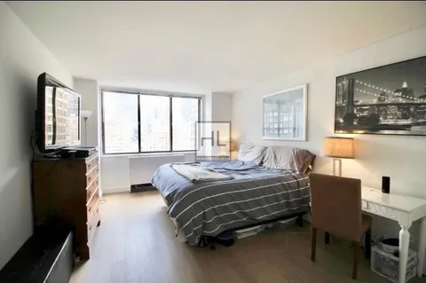 $6,125 | 300 Mercer Street, Unit 17F | Greenwich Village