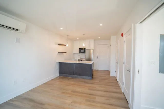 $479,900 | 238 Deer Street, Unit 206, Portsmouth, NH 03801