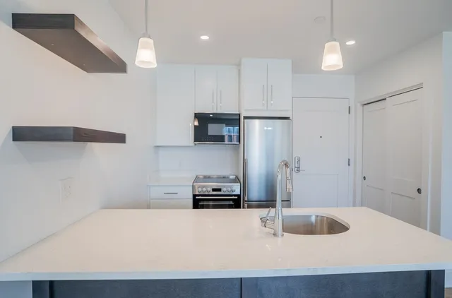 $479,900 | 238 Deer Street, Unit 206, Portsmouth, NH 03801