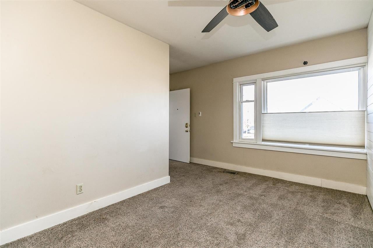 1931 Mt Vernon Road Southeast Cedar Rapids, IA 52403 - Photo 3 of 38 Gallery Image 3