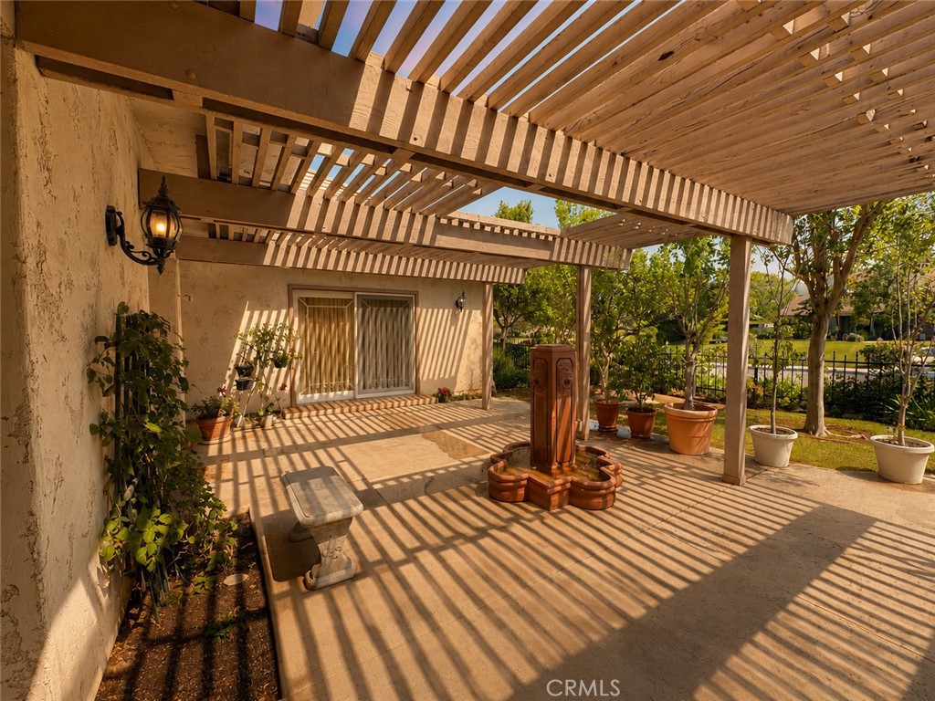 1506 Crestview Road Redlands, CA 92374 - Photo 5 of 44