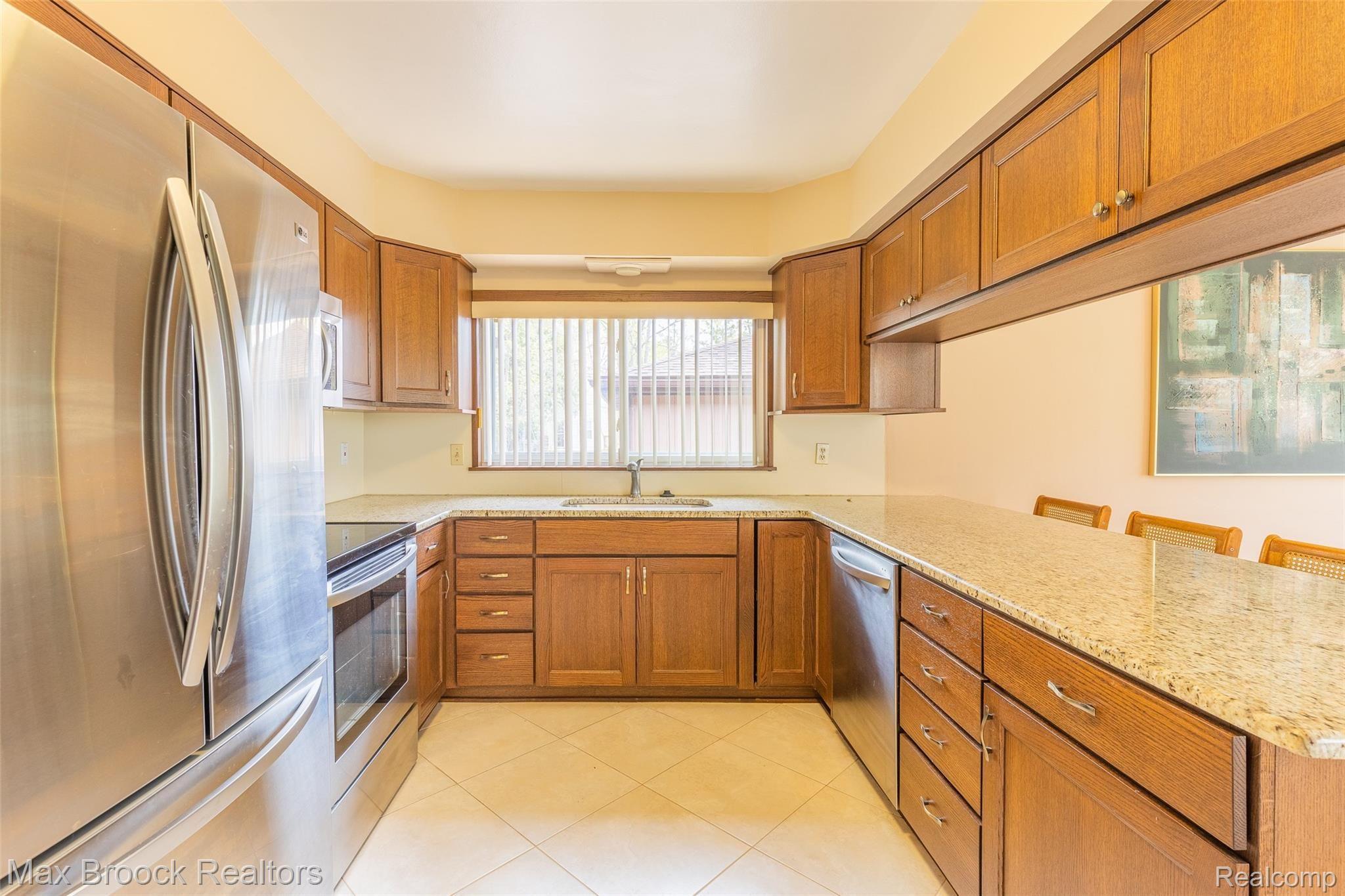 2355 West Wattles Road Troy, MI 48098 - Photo 28 of 53 2355 W Wattles-28.jpg