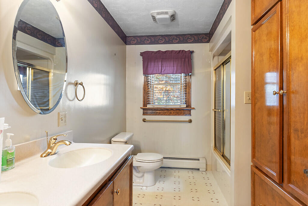 843 East Benton Road Benton, ME 04901 - Photo 30 of 100 First floor full bath