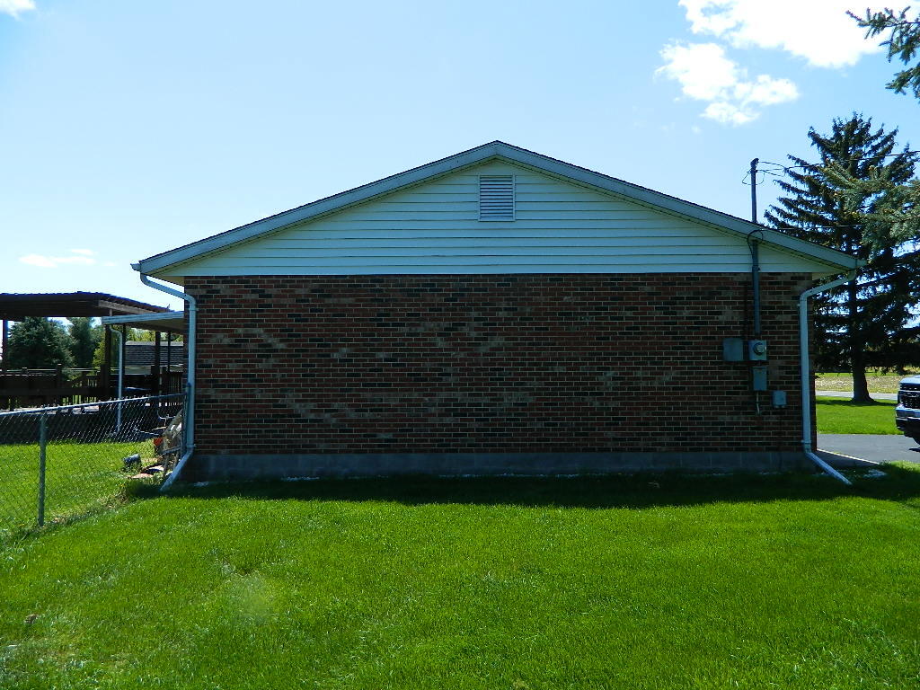 2960 Old Clifton Road Springfield, OH 45502 - Photo 3 of 18