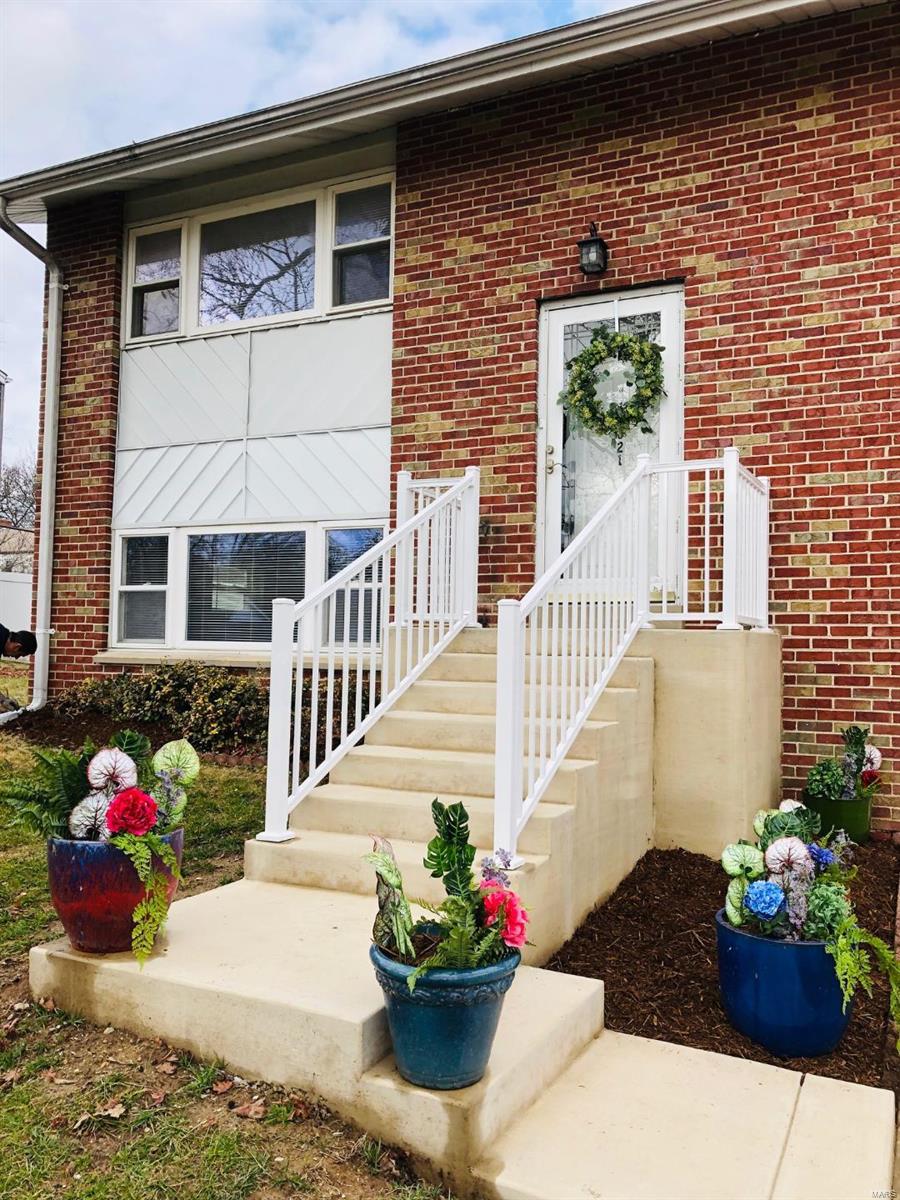 12621 Big Bend Road St. Louis, MO 63122 - Photo 2 of 25 Gallery Image 2