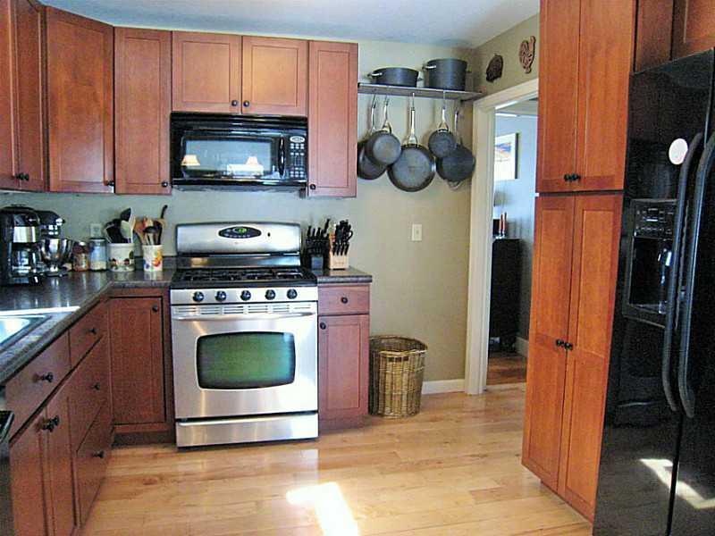 261 Main Street Cumberland Center, ME 04021 - Photo 13 of 34 Kitchen.