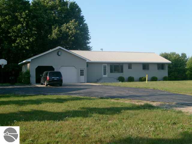 10446 Thiel Road Traverse City, MI 49685 - Photo 1 of 15 1698801.JPG