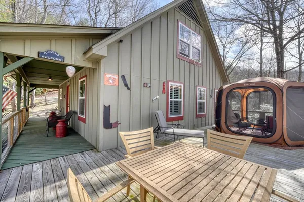 $399,900 | 124 Cold Branch Lane, Hayesville, NC 28904