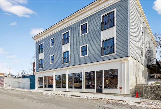 $2,250 | 10 Market Street, Unit J, Wappingers Falls, NY 12590