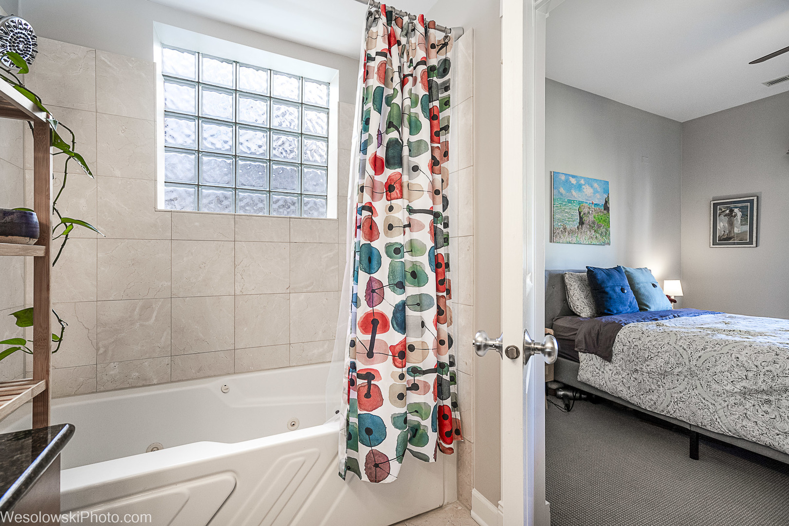 3042 North Oakley Avenue, Unit 2S Chicago, IL 60618 - Photo 18 of 19 a bedroom with a bed and a window