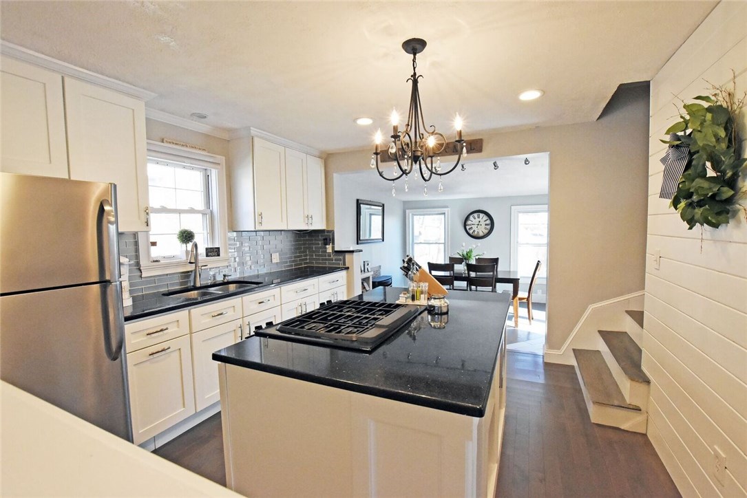 160 Woodhaven Road Pawtucket, RI 02861 - Photo 12 of 40 Gallery Image 12