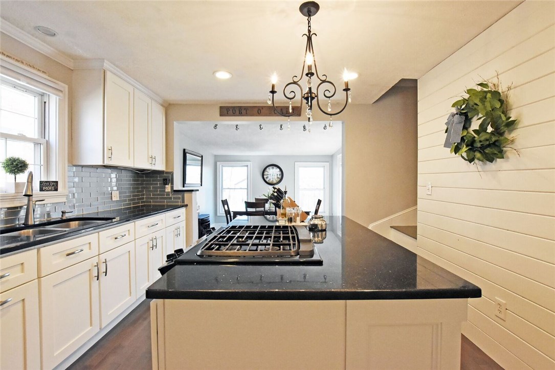 160 Woodhaven Road Pawtucket, RI 02861 - Photo 14 of 40 Gallery Image 14
