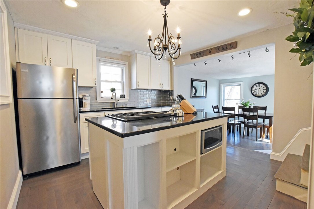 160 Woodhaven Road Pawtucket, RI 02861 - Photo 10 of 40 Gallery Image 10