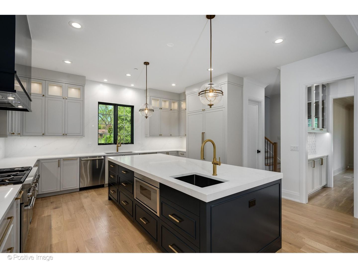 1851 Oakwood Road Northbrook, IL 60062 - Photo 11 of 56