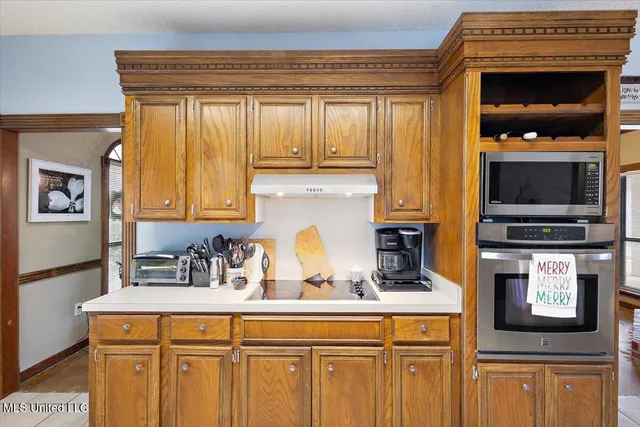 $327,500 | 561 North Spring Lake Circle, Terry, MS 39170