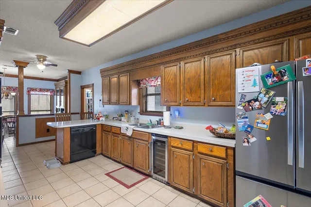 $327,500 | 561 North Spring Lake Circle, Terry, MS 39170